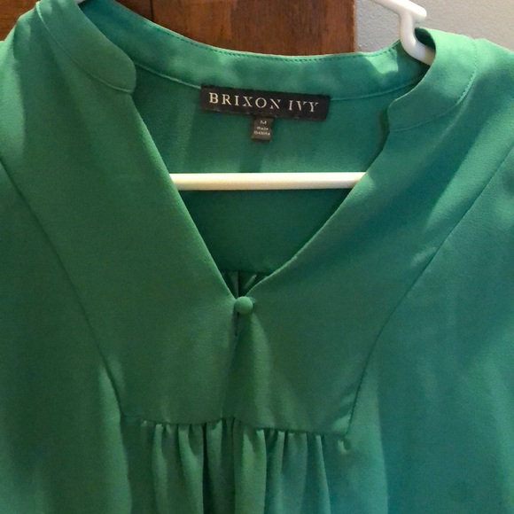 Green blouse - Picture 3 of 3